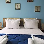 New & Comfortable In Center