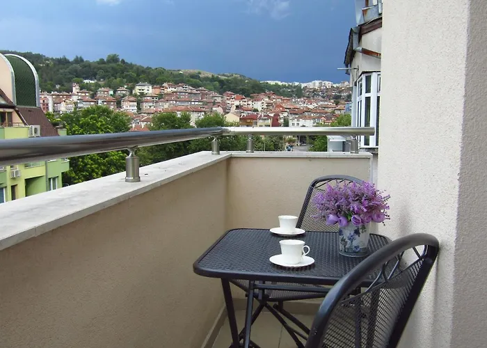 New & Comfortable In Center Daire