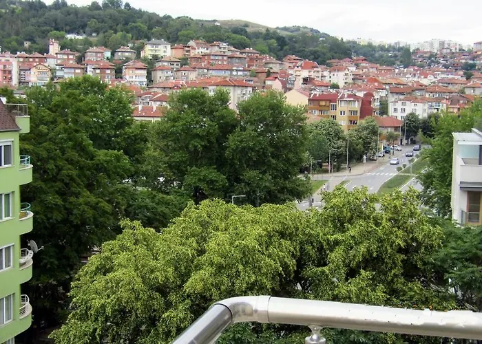 New & Comfortable In Center * Yukarı Cuma