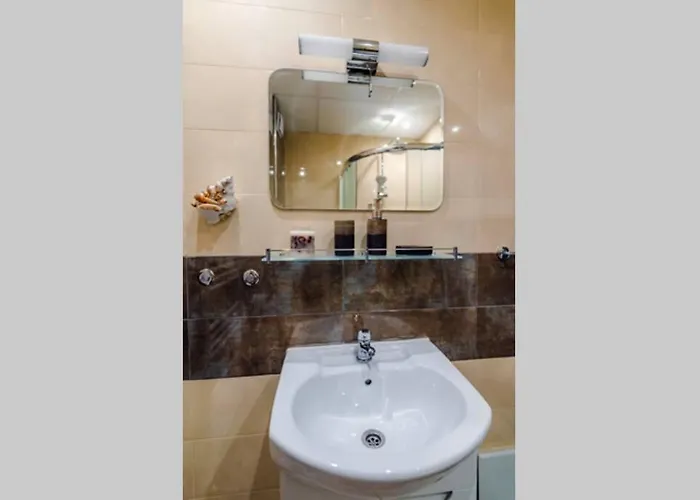 New & Comfortable In Center Daire