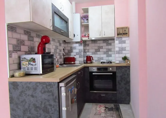 New & Comfortable In Center Daire *